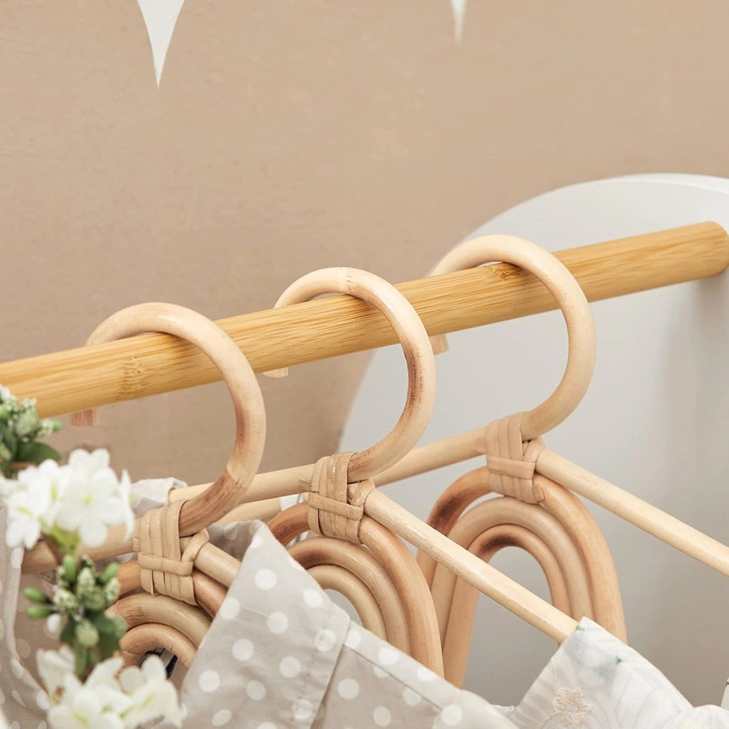 Armadio Cameretta Armadio Bambini con 3 Scomparti, Contenitore Tessuto e 3 Ganci Laterali Guardaroba con Appendiabiti per Bambini Bianco 97x35x108 KMB40-W