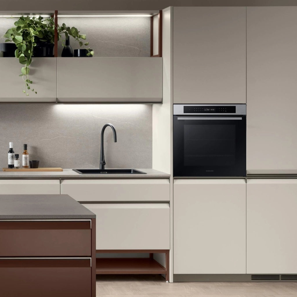 Samsung NV7B4040VBS Forno Elettrico Multifunzione da incasso a Vapore Capacita' 76 Litri Classe Energetica A 20 Programmi Wi-Fi Vocale Assistente 59,5 cm Nero-Acciaio Inossidabile