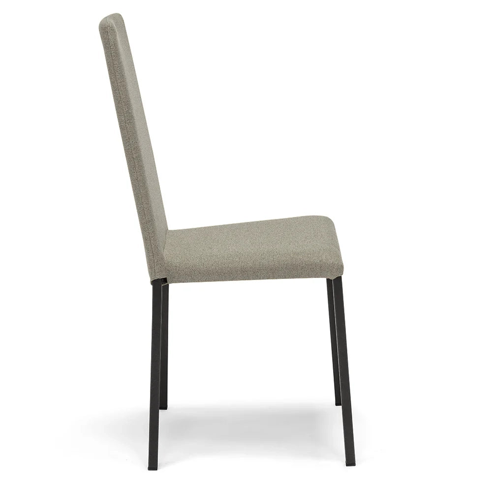 Set 6 sedie imbottita modello BETTY STYLE per interni, design moderno, gambe quadre in metallo, schienale e seduta rivestiti con tessuto morbido al tatto Terra