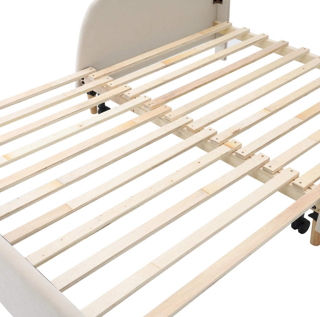 Letto matrimoniale 205x149x106.5 cm con sponde morbide; rete a doghe in legno; velluto beige