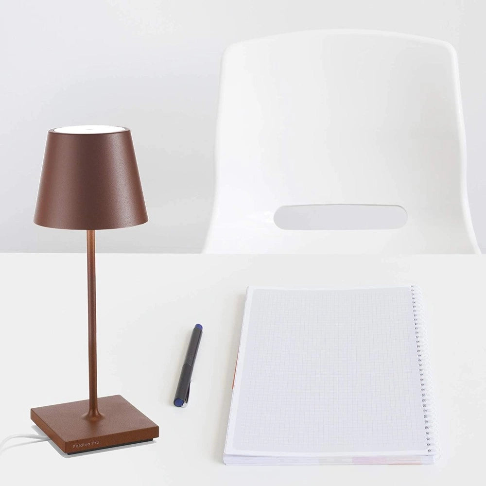 Lampada a led da tavolo Poldina Pro Mini Corten ricaricabile e dimmerabile con batteria fino a 12 ore