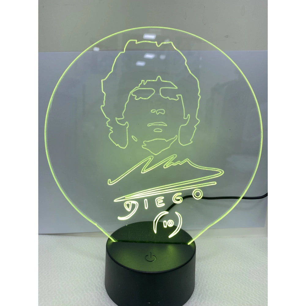 Trade Shop - Lampada Da Tavolo A Batterie Usb Con Volto Stilizzato Di Diego Armando Maradona -