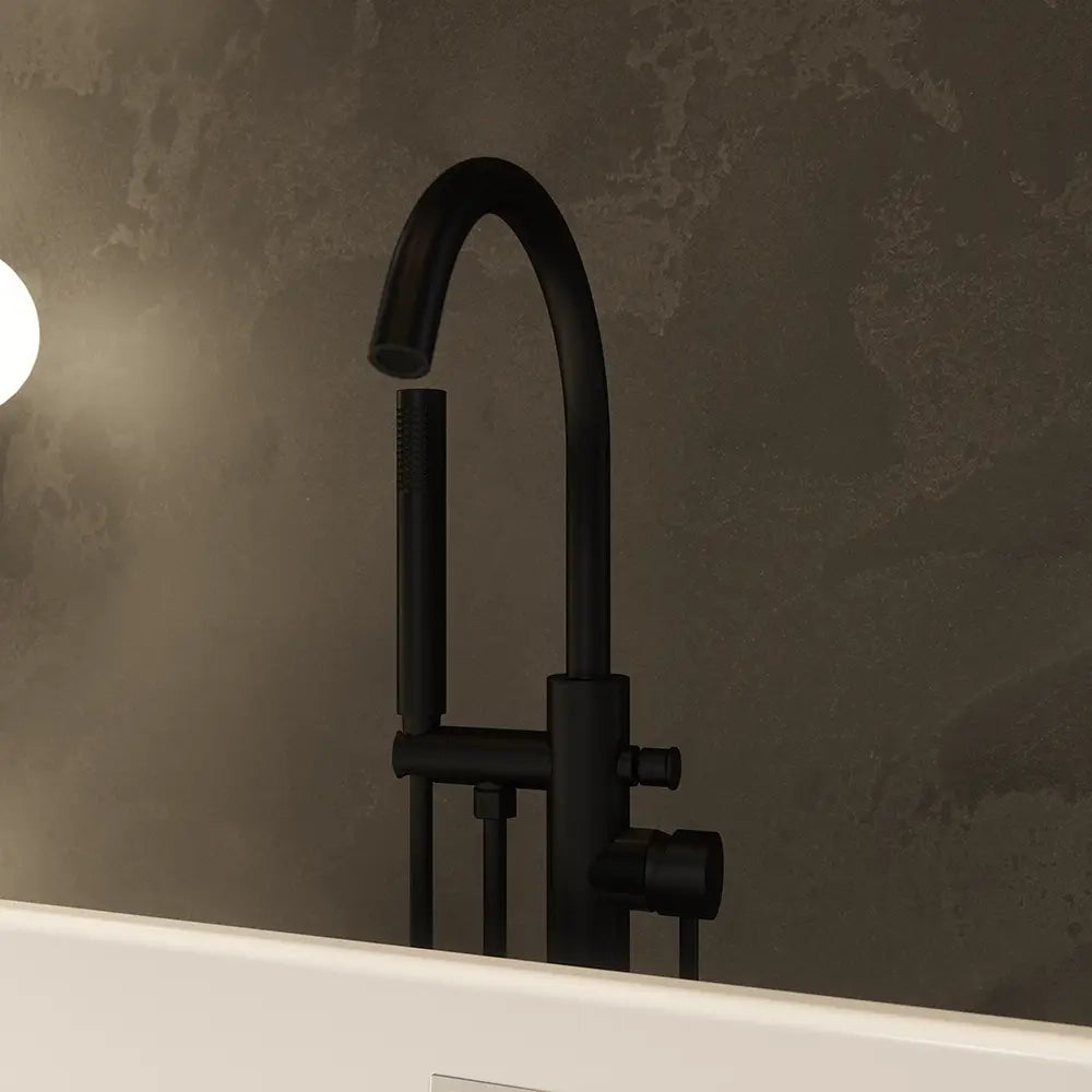 Rubinetteria stondata per vasca freestanding finitura nera opaca | Ava