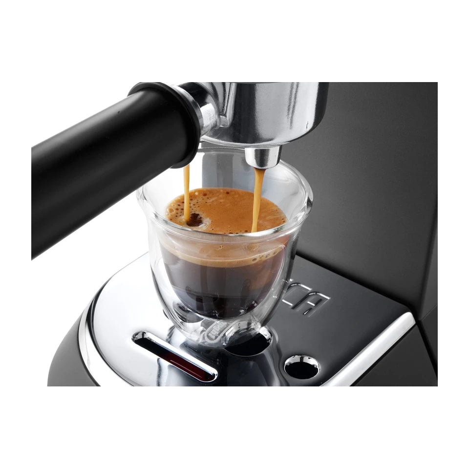 Macchina per caffè espresso semiautomatica De'Longhi Dedica Style EC 685.BK da 1,1 L