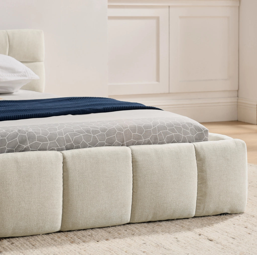 Letto matrimoniale 160x200 cm in chenille beige con struttura stabile