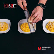 Zester a Stantuffo in Acciaio Inossidabile con Manico in Legno - Ideale per Arancia Zenzero Radice Formaggio - Raspa Parmigiana - Macchina da Cucina a Stantuffi Professionale