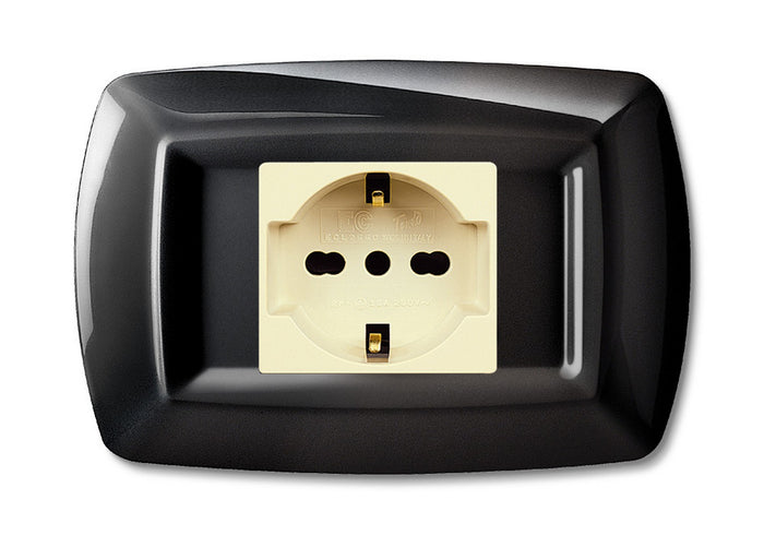 tondo' placca mod.magic in termoplastica,presa shuko, colore bianco nera cod:ferx.5903