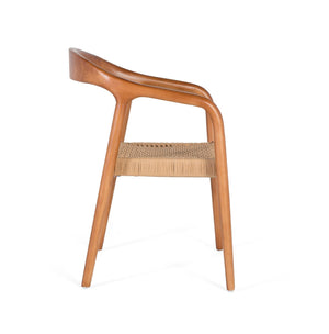 Set di 2 sedie con braccioli in legno di caucciù.