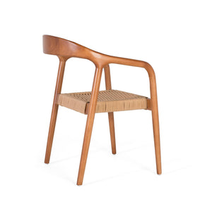 Set di 2 sedie con braccioli in legno di caucciù.