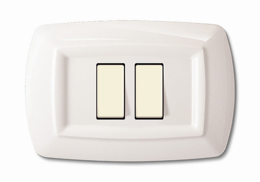 tondo' placca mod.magic in termoplastica,a 2 posti ravvicinati,colore bianc cod:ferx.5937