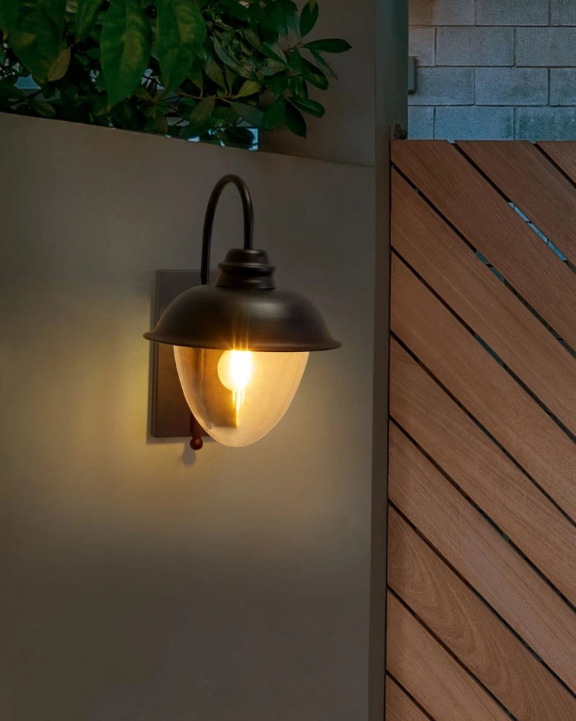 Lampada da parete per esterni Lampada da parete nera Sconce in metallo ferro vetro opaco Design moderno Giardino del patio