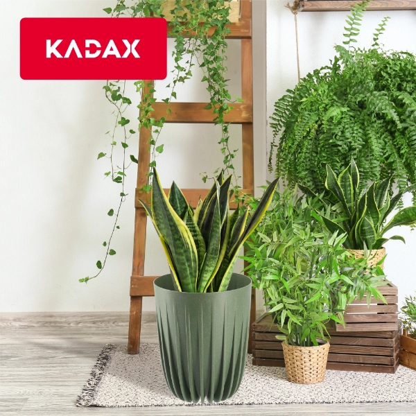 Vaso da fiori KADAX con inserto, rotondo, 19x22,5 cm, con coperchio in plastica.
