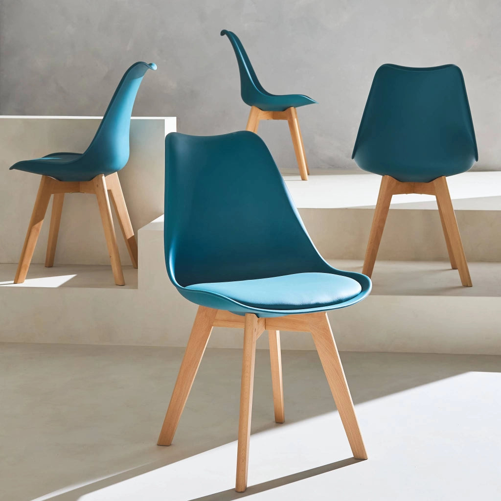 Set 4 sedie scandinave imbottite con gambe in legno , blu