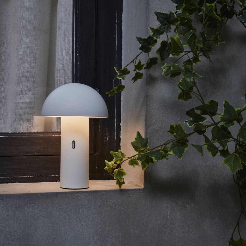 Lampada da tavolo a batteria nomadic con testa orientabile, 28cm,