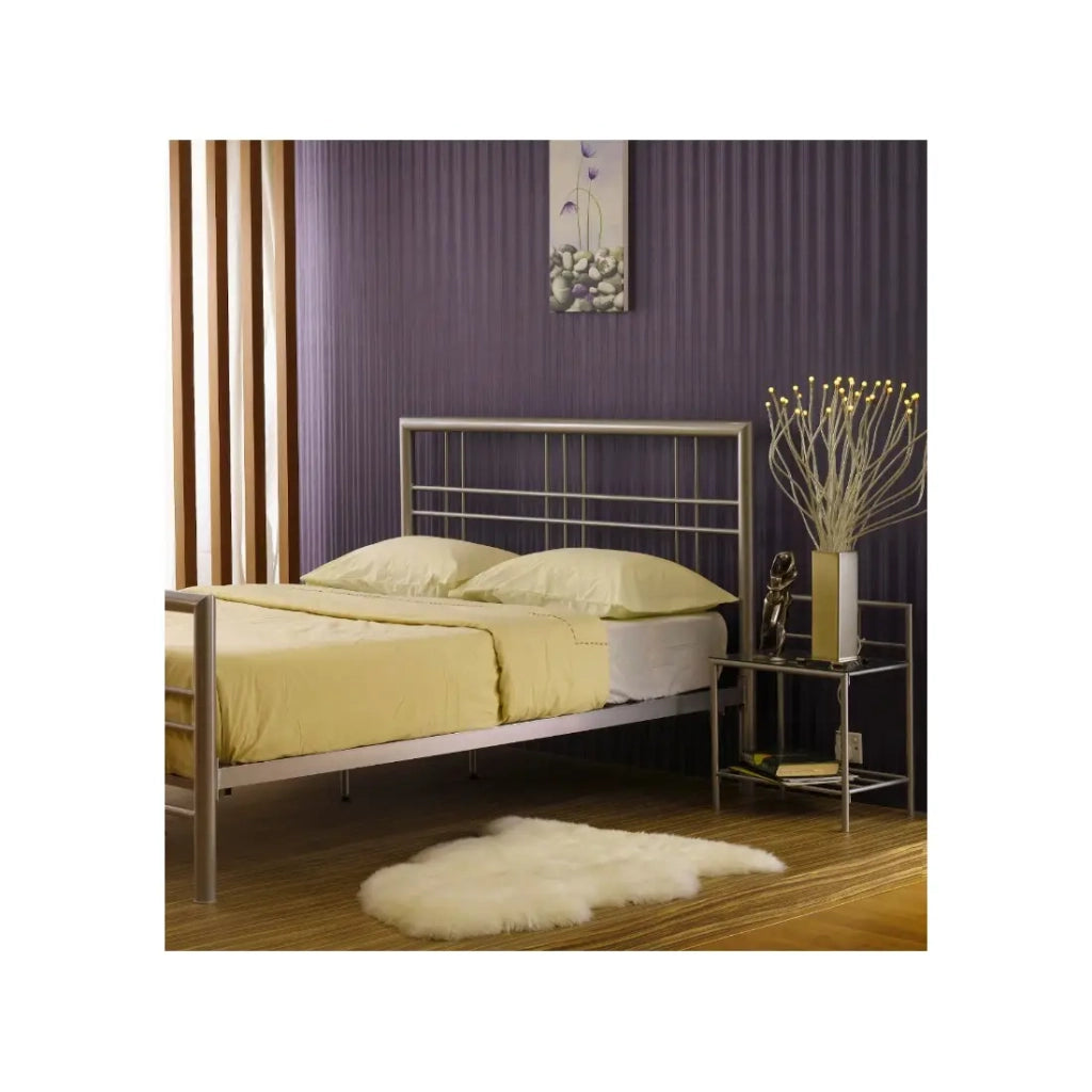 Letto PAXOS 160x200 cm in metallo colore grigio argento con rete a doghe.