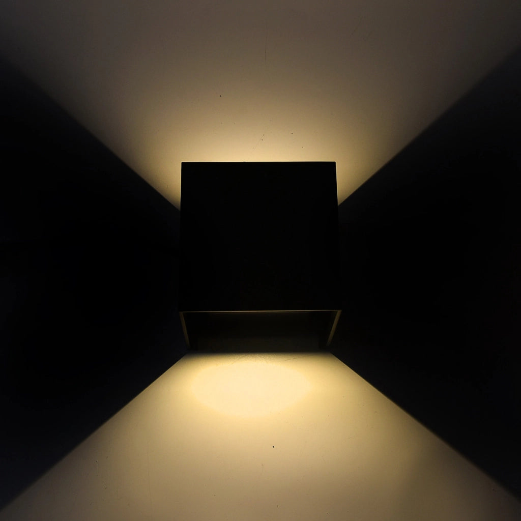 APPLIQUE LED CUBO NERO 10W LUCE CALDA 3000K° - DESIGN ELEGANTE CON DOPPIA EMISSIONE REGOLABILE IP65 PER ESTERNI
