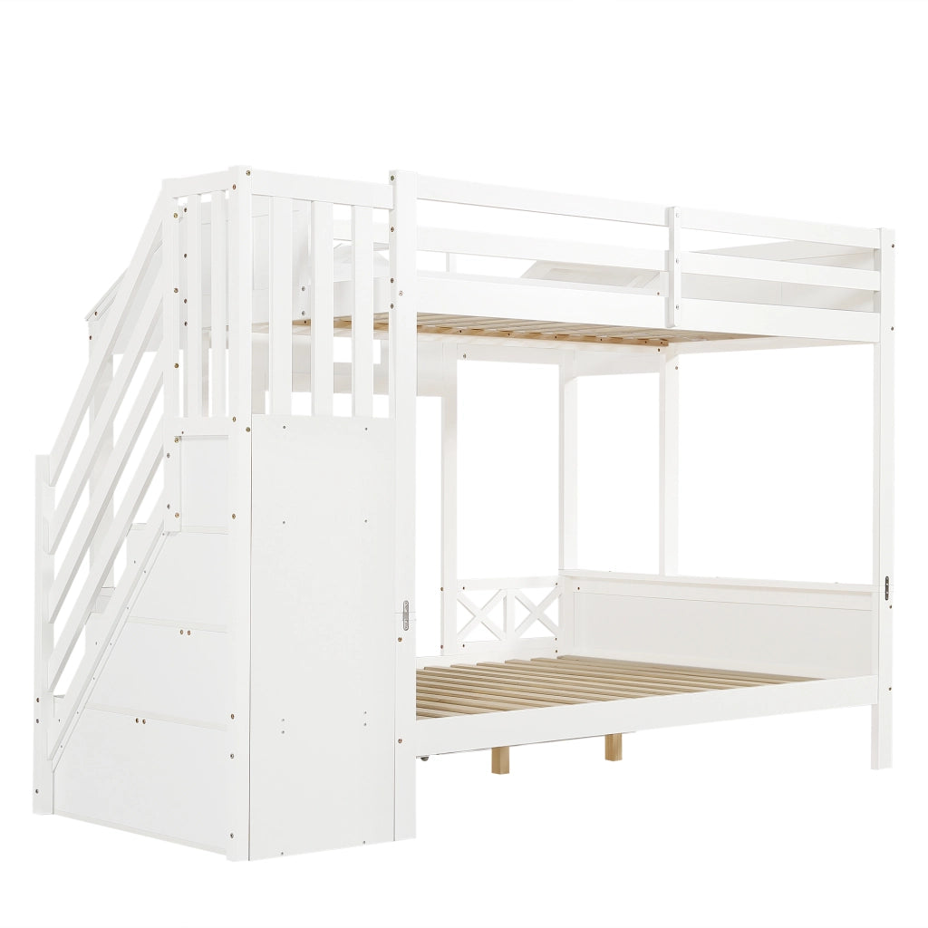 Letti a castello per bambini; in stile casetta da giochi; con scale di ripostiglio; cassetti; finestre