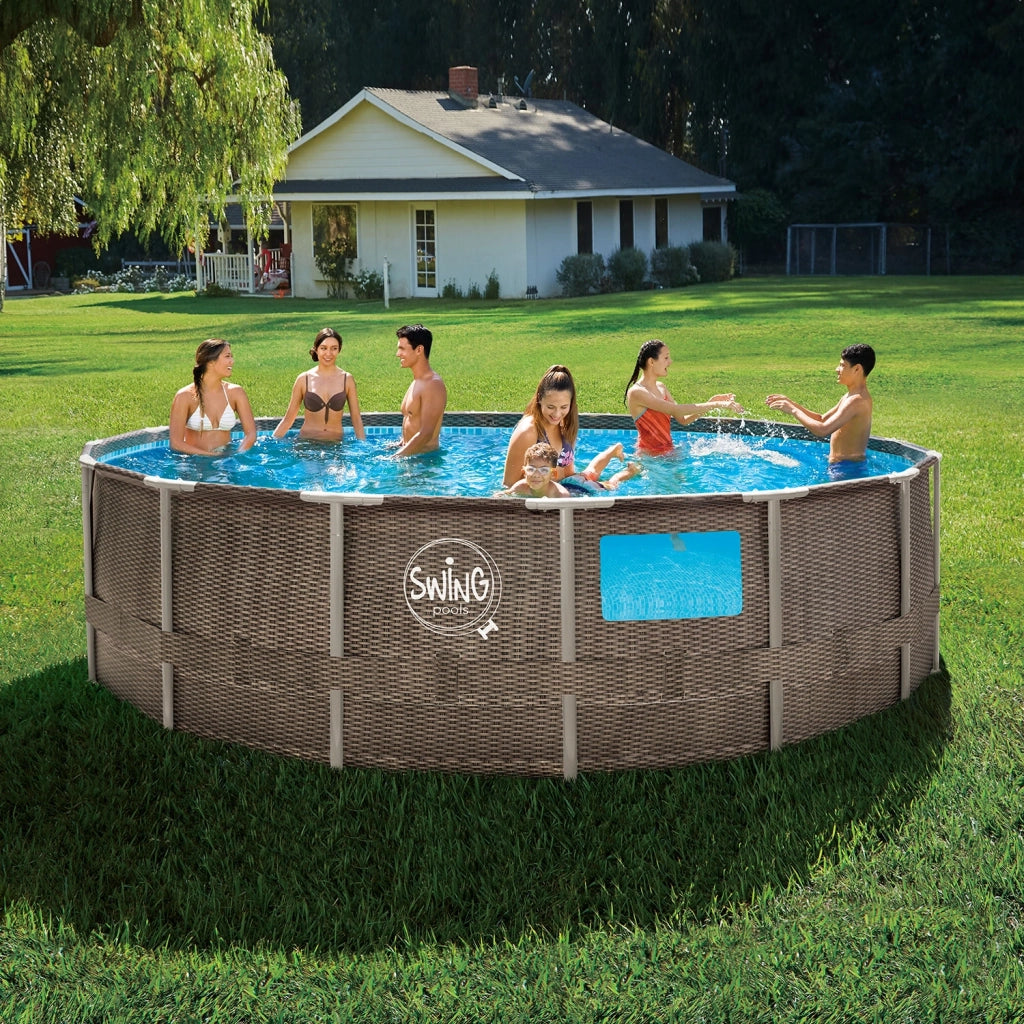 ELITE - PISCINA CON TELAIO IN VIMINI - 4,57 x 1,22 m, design in vimini (doppio rattan) con finestre, con pompa filtro 12 V - 3,8 m3, gradini di sicurezza pieghevoli, kit di manutenzione deluxe, copertura e telo di fondo