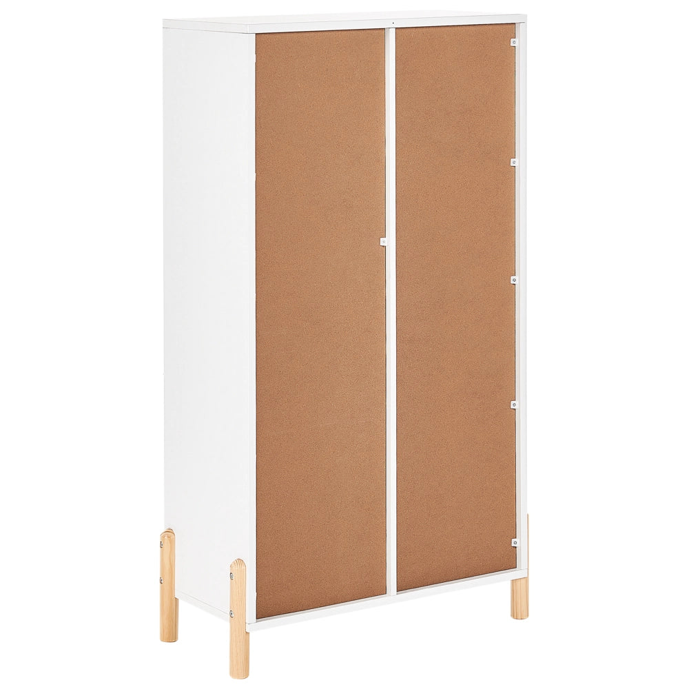 Libreria in MDF bianco con gambe in legno di pino per la cameretta dei bambini con motivo a nuvola.