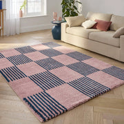 Tappeto interno a scacchi blu e rosa