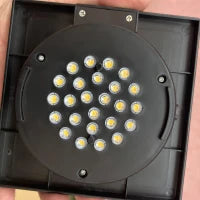 Lampada Solare da Giardino con Pannello di Ricarica, in Acciaio e Rattan, 20x20x68 cm, Nero