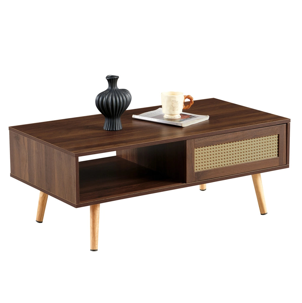 Tavolino da caffè con porta scorrevole in rattan; gambe in legno; MDF marrone