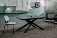E-STYLO Tavolo allungabile con top cemento grigio in melaminico e base in metallo nero, 90cm X 140/ 190cm H. 76cm.