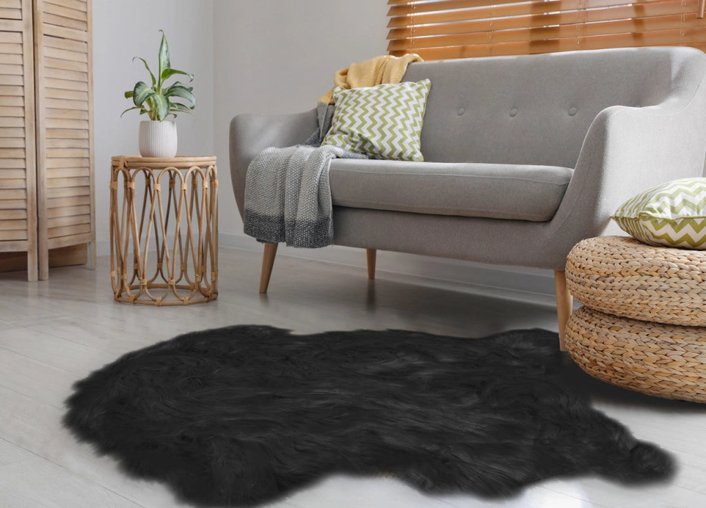 Tappeto Peloso In Pelliccia Ecologica Sagomato Modello Stoccolma Varie Misure - 60x90cm - Nero