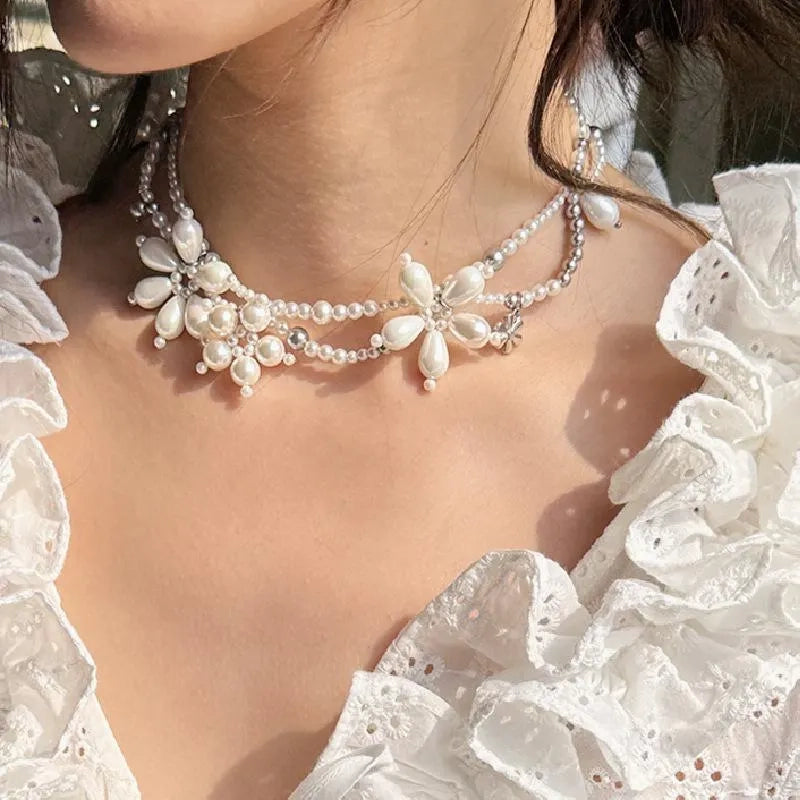 Collana con fiore di perle, petali decorati a mano, collana a doppio strato, regalo di Natale o compleanno.
