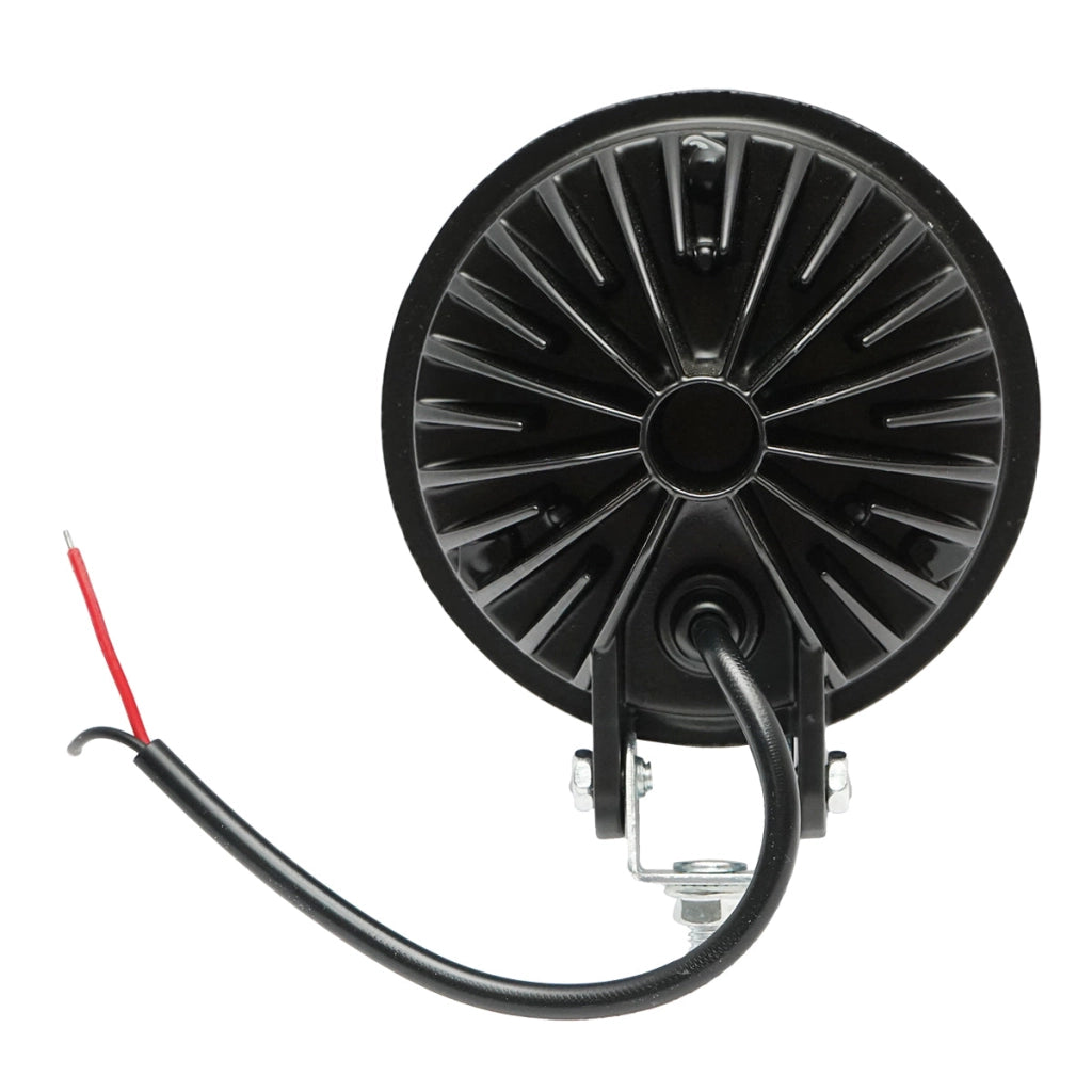 Lampada con 7 LED, 10-30V, 21W, angolo di radiazione 30°, tipo spot, 110x110x60mm, IP67, 6000K, Breckner Germany.