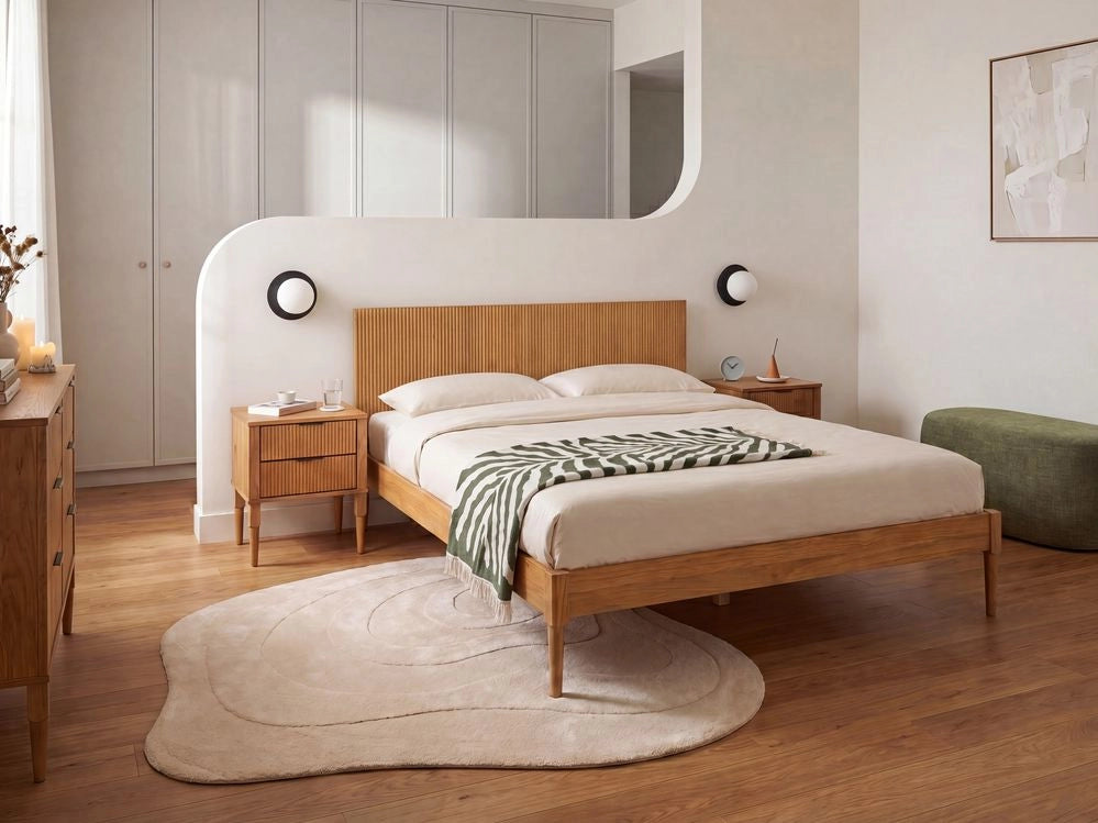 Letto matrimoniale in legno con base a doghe piane e testiera in legno marrone chiaro 160 x 200 cm stile scandinavo naturale