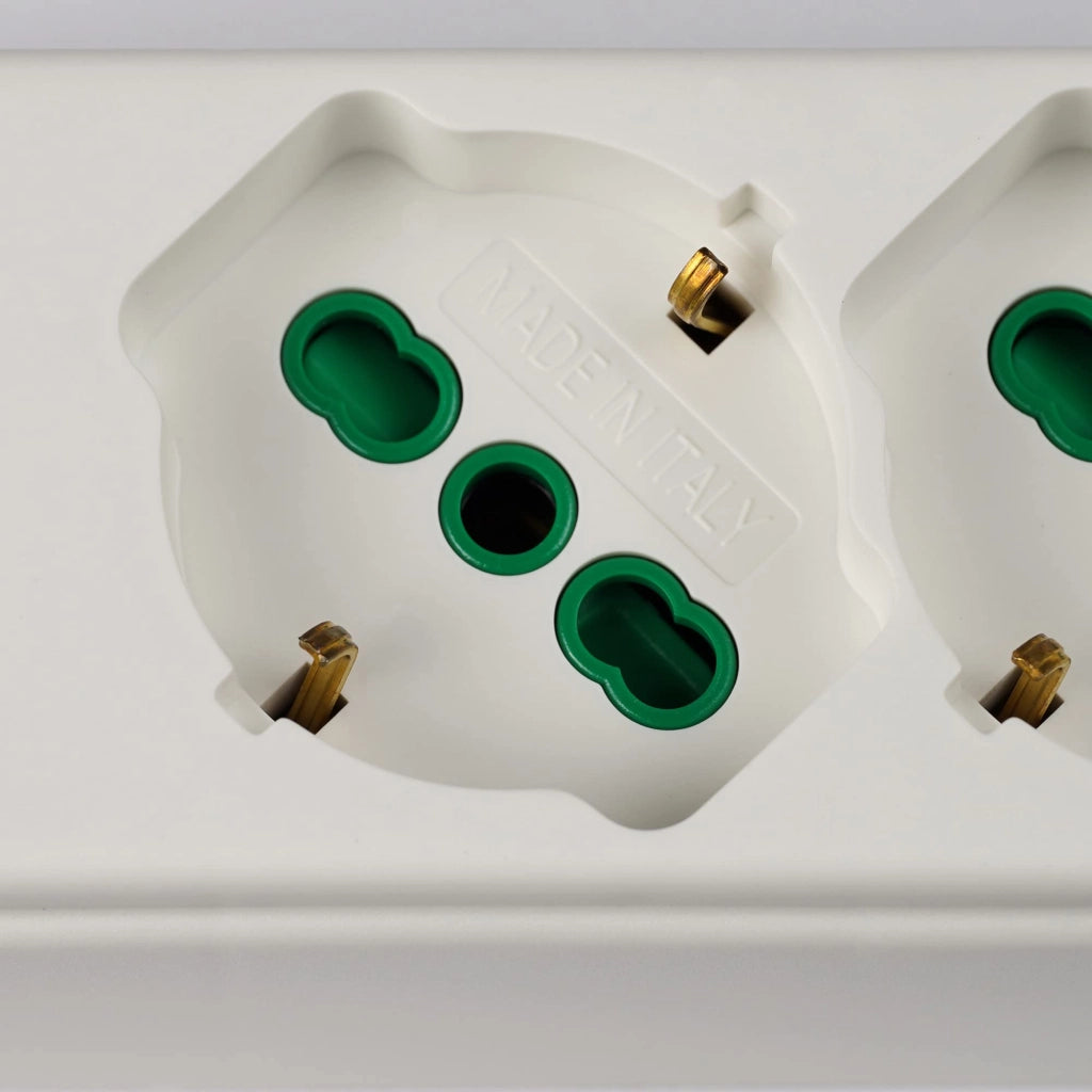 Multipresa con Interruttore 3 Uscite Spina 2P+T 16A Fanton Bianca