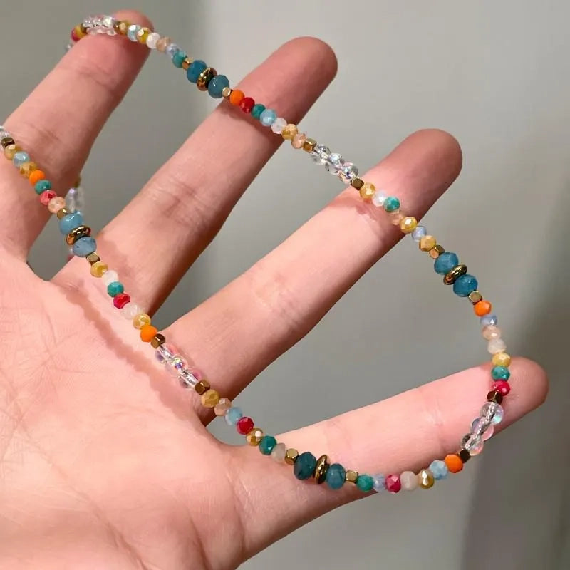 Collana con perline di cristallo: gioiello artigianale in pietra naturale