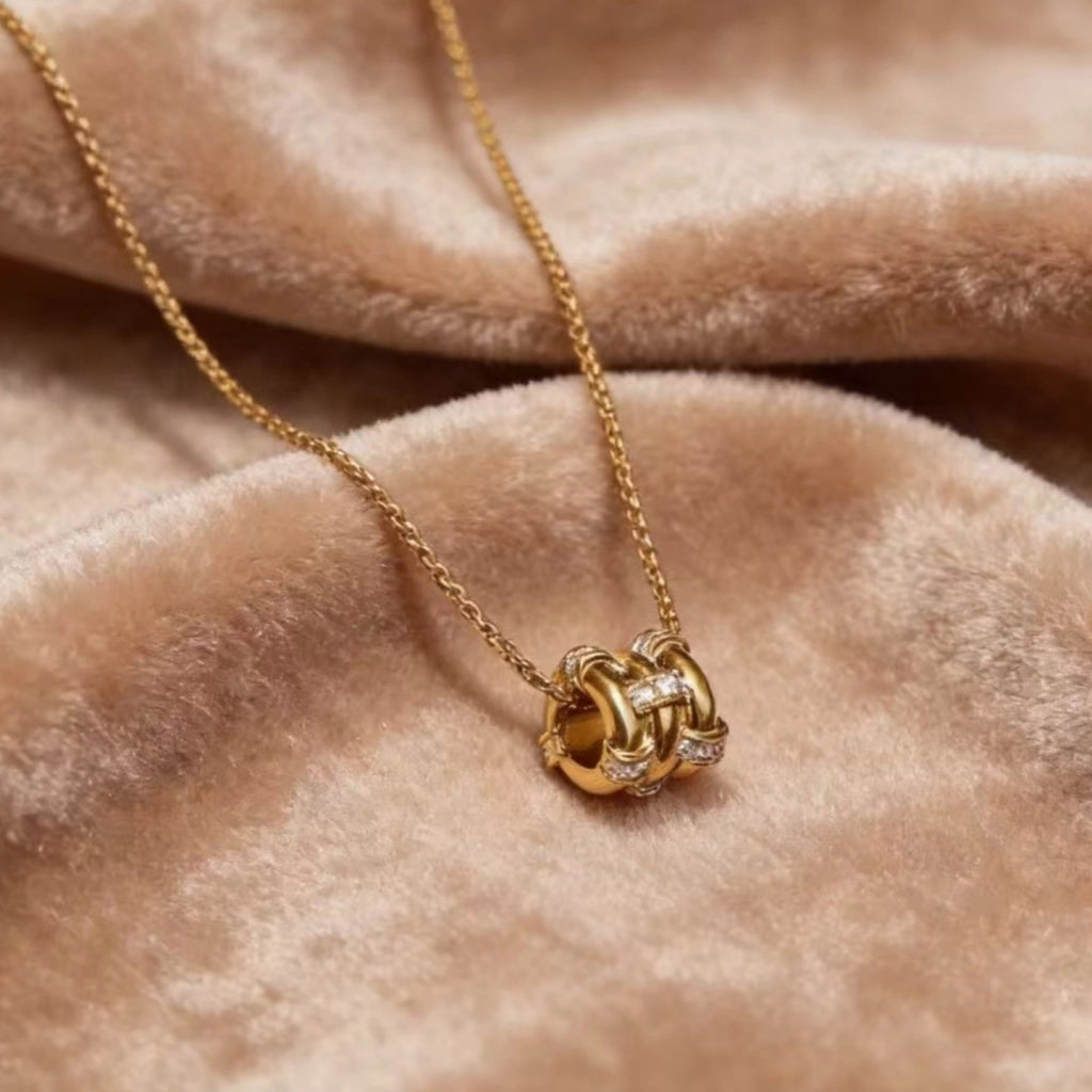 Collana di lusso accessibile, versatile e sottile, con zirconi, perfetta per la vita.