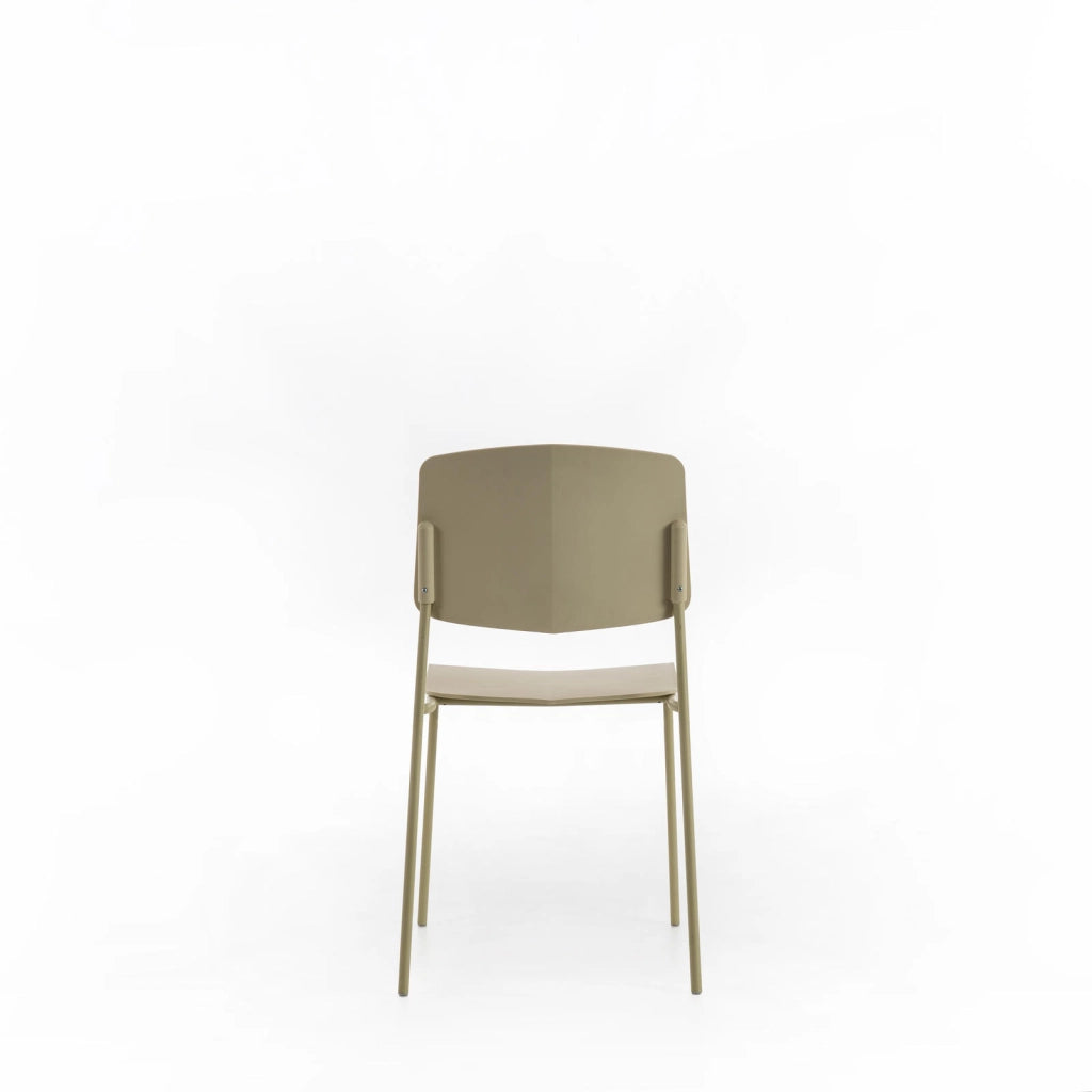 Sedia Mars Gialla impilabile in polipropilene con gambe in metallo resistente - Design moderno ergonomico per ambienti interni