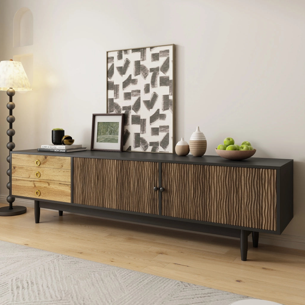 OKWISH Mobile TV con 2 Ante e 3 Cassetti, Frontali Ondulati, Gambe in Legno, per Soggiorno, Nero e Naturale, 180×38×50 cm