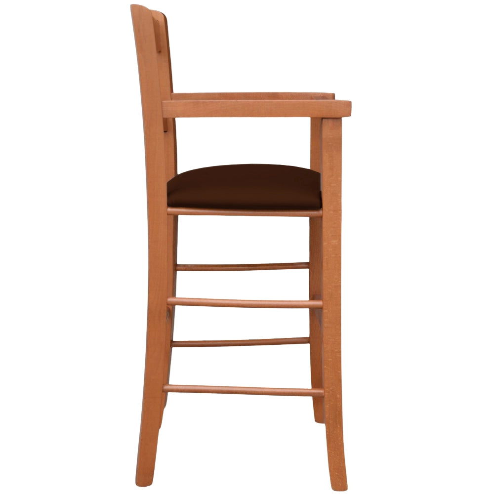 Seggiolone in legno color ciliegio con seduta imbottita in similpelle marrone