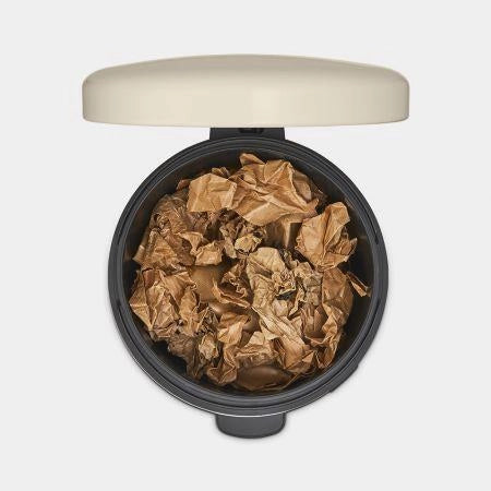 Brabantia 149948 NewIcon Pattumiera a Pedale 20 L Chiusura Soft-Touch Secchio Interno Rimovibile Base Antiscivolo Blocco Antiribaltamento colore Soft Beige
