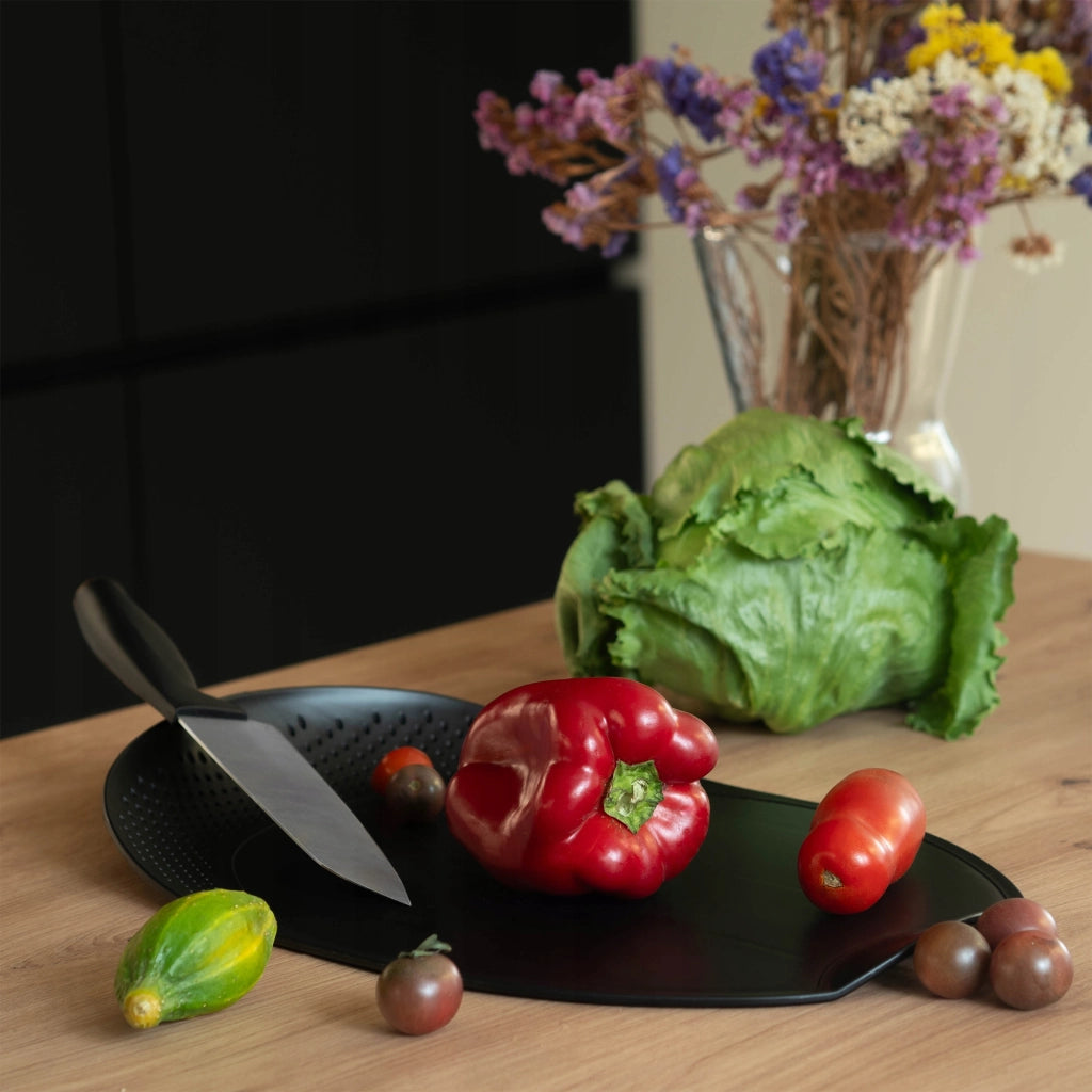 Tagliere da cucina in plastica KADAX con scolapiatti e manico, nero, 38x25 cm