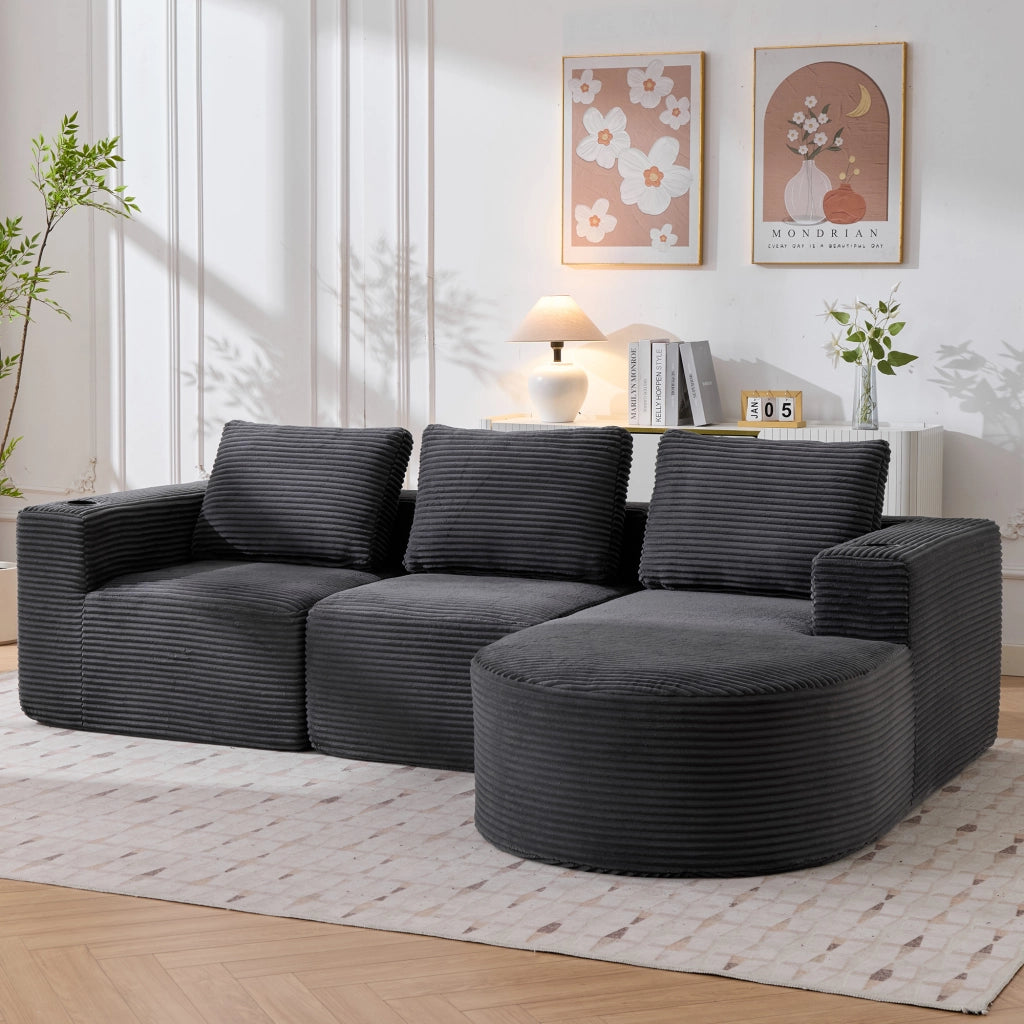 Divano lineare compatto con 3 cuscini e doppi portabicchieri in poliestere grigio scuro per piccoli spazi 265 × 176 × 60 cm