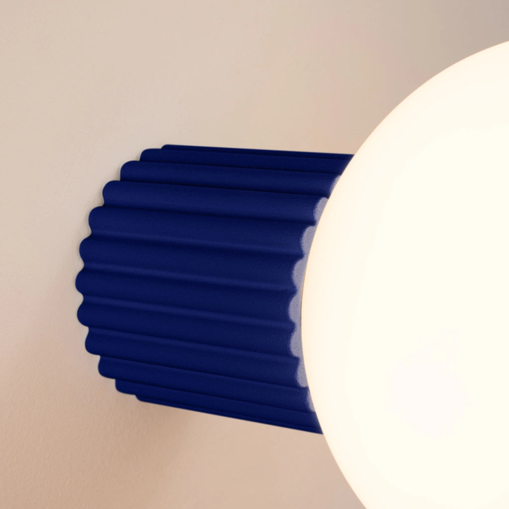 Applique moderna SFERA ultramarina sfera bianca IP44 G9