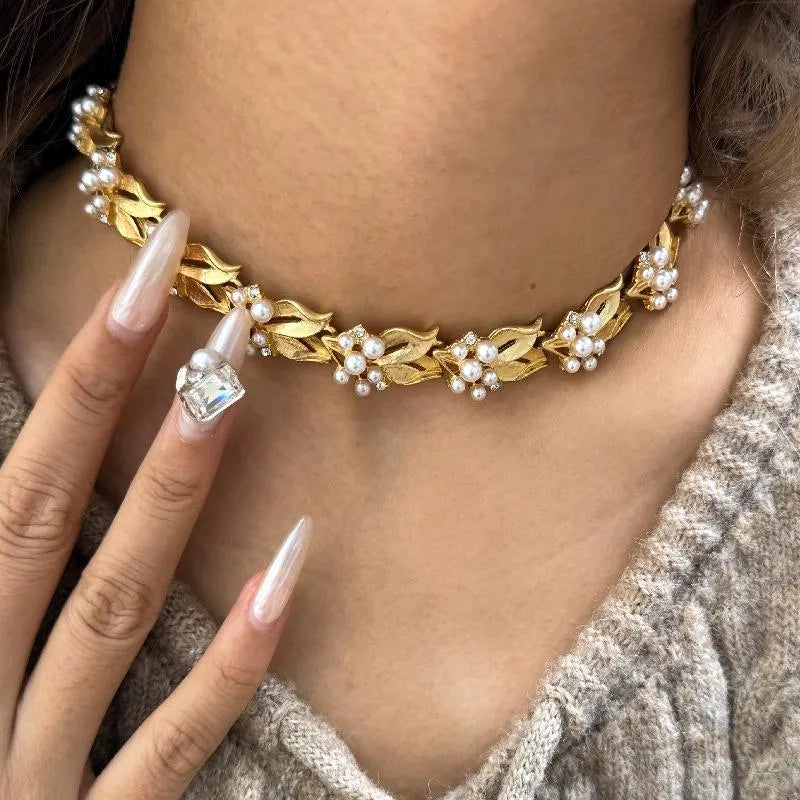 Set di gioielli vintage fatti a mano con perle di grano dorate: collana, bracciale e orecchini