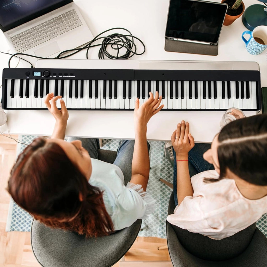 Pianoforte Digitale 88 Tasti Pieghevole, Tastiera Elettronica Multifunzionale con Pedale Sustain per Principianti, Pianola Portatile con Borsa per Pianoforte (Nero)