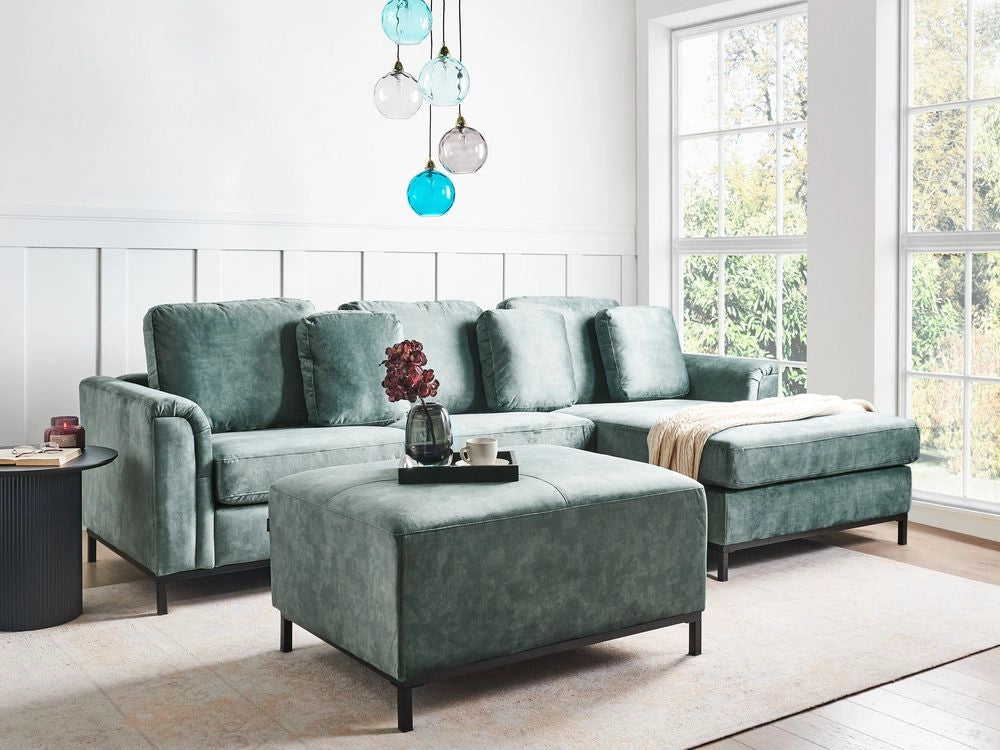 Divano angolare con pouf a forma di L in velluto verde acqua idrorepellente e gambe d'acciaio lato sinistro stile moderno