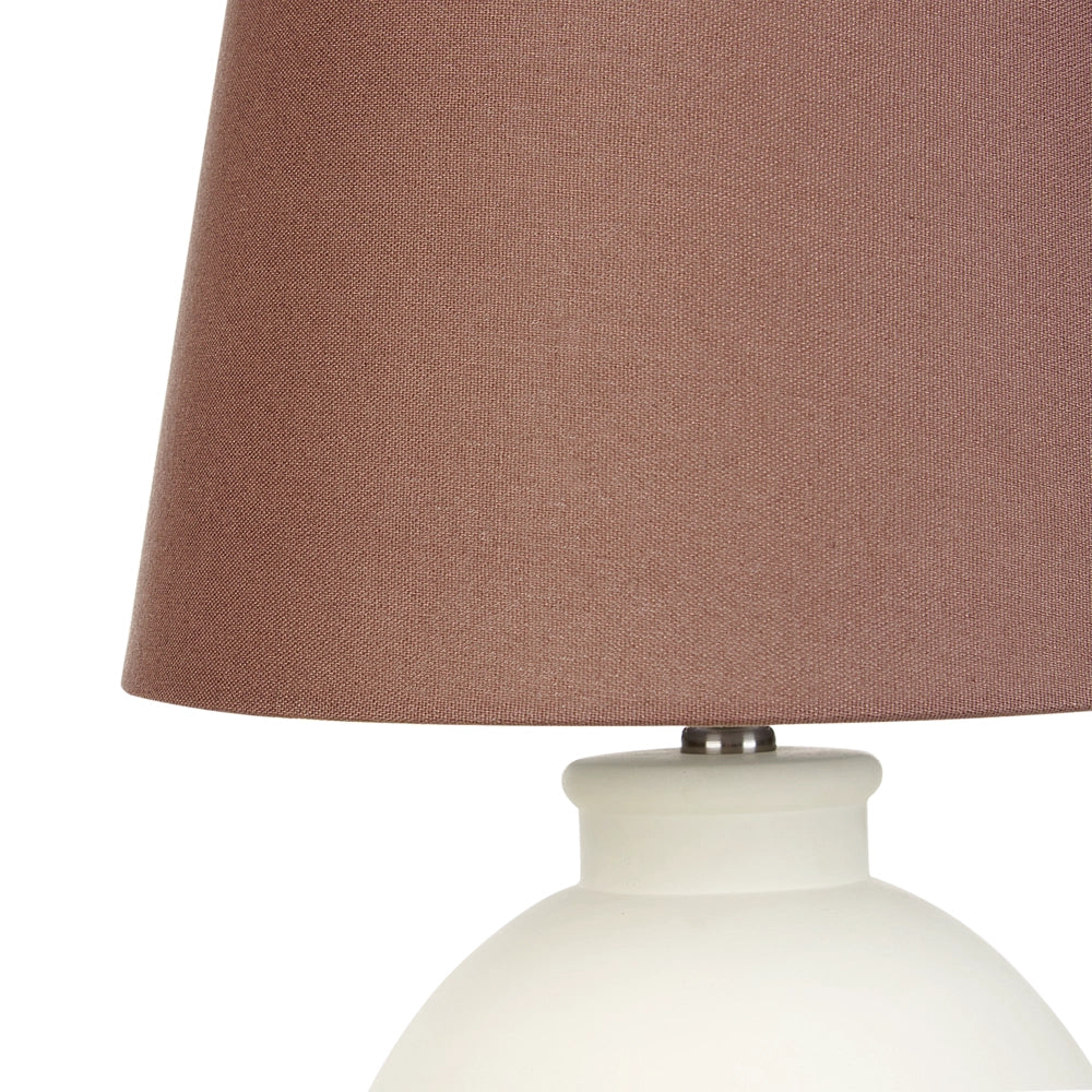 Lampada da tavolo in ceramica bianca con paralume in lino e base minimalista design stile contemporaneo