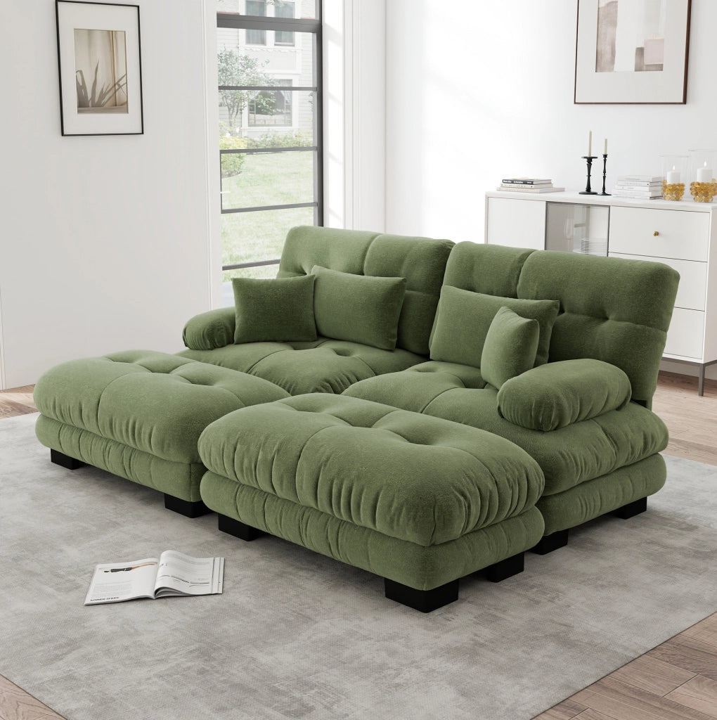 Divano angolare Cloud in chenille verde con 2 cuscini lombari, 2 cuscini decorativi e 2 pouf abbinati