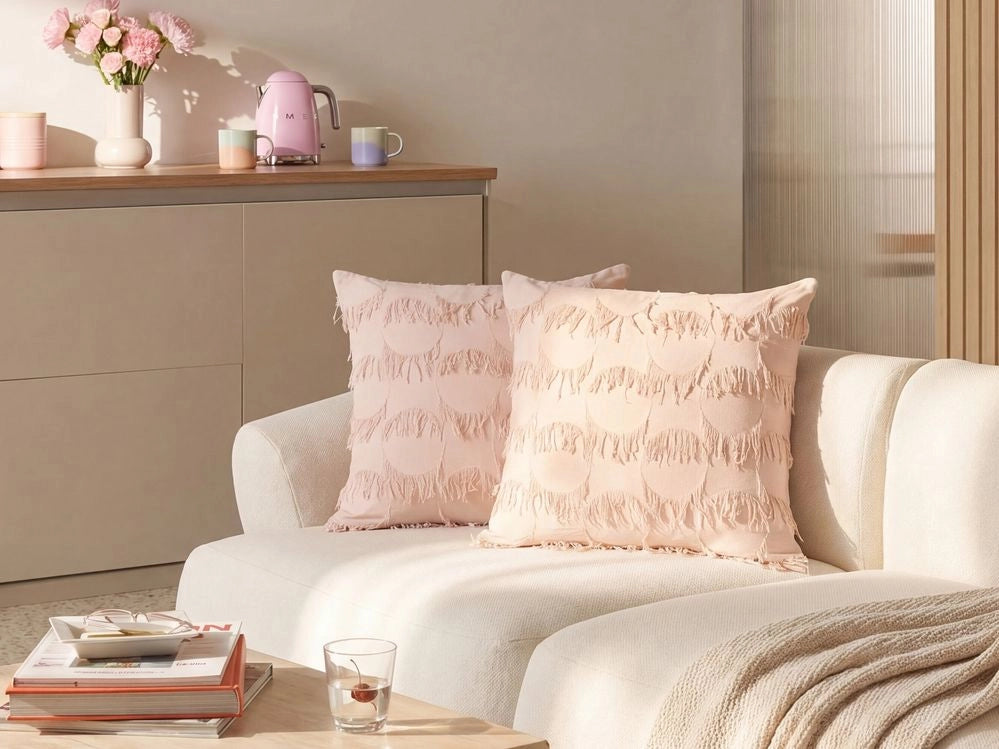 Set di 2 cuscini in poliestere rosa con nappe 45 x 45 cm stile boho camera da letto soggiorno