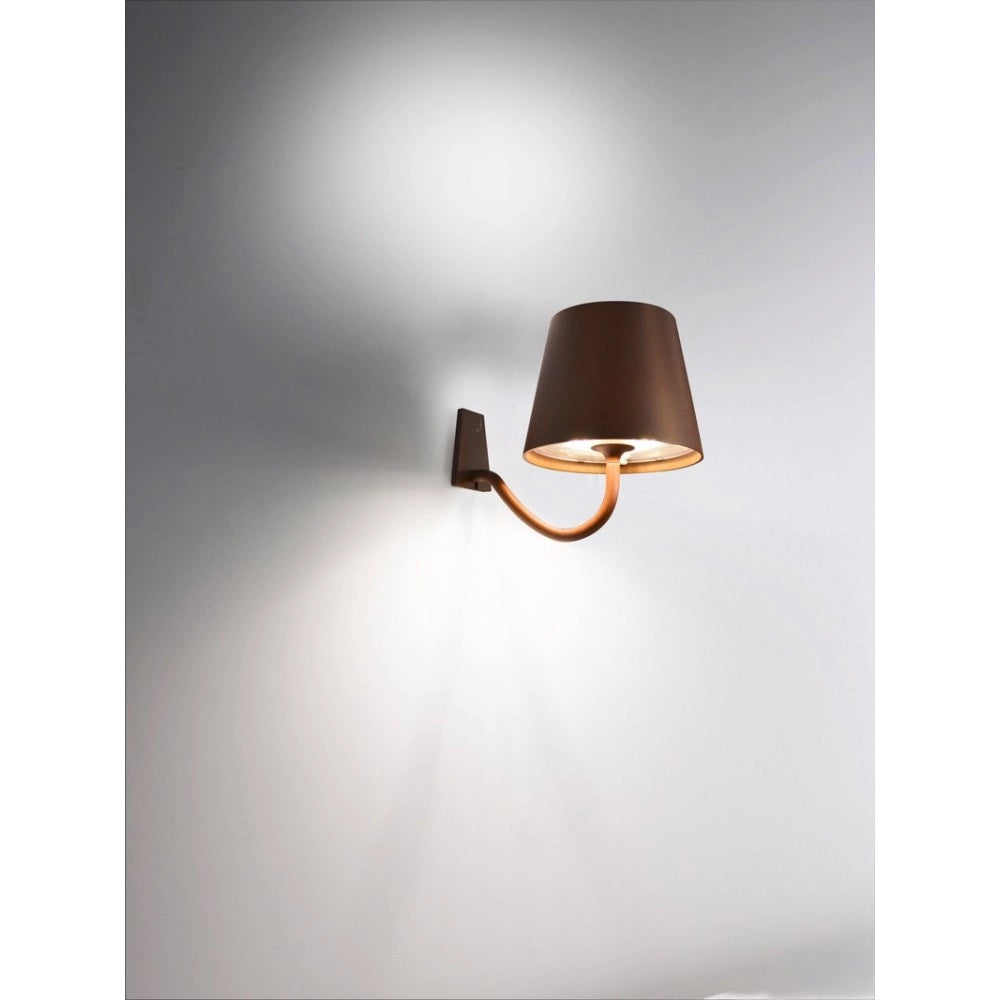 Lampada a led da Parete Poldina Corten ricaricabile e dimmerabile
