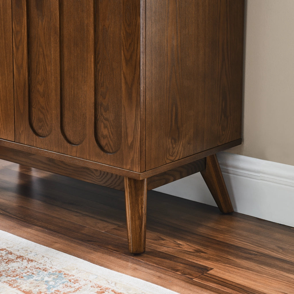 Credenza con ripiani regolabili in MDF e legno noce