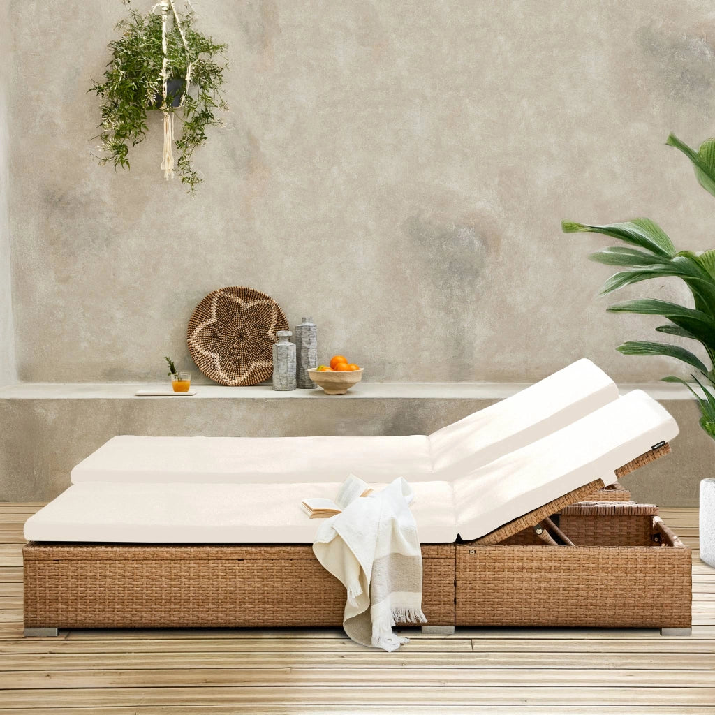 Set 2 lettini prendisole in resina intrecciata di poliestere, beige